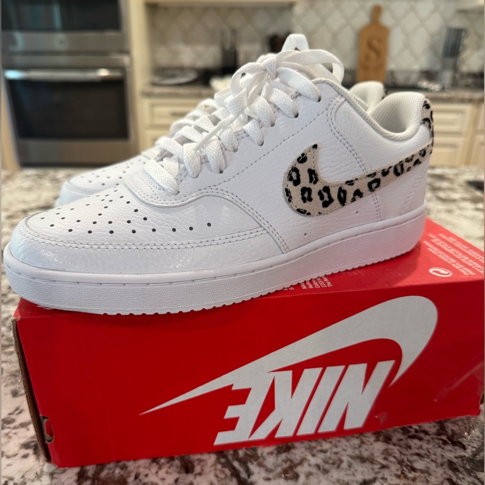 Nike Court Vision Low Leopard Swoosh - Picture 4 of 12